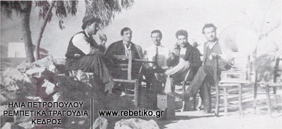 Φωτογραφία από την τεβέρνα του Ρίκου Νερατζάνη, στην ʼνω Κυψέλη, γύρω στο 1960