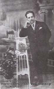 Ο βιολιτζής Σίμος, αδερφός του Τομπούλη, στην Πάτρα, το 1929